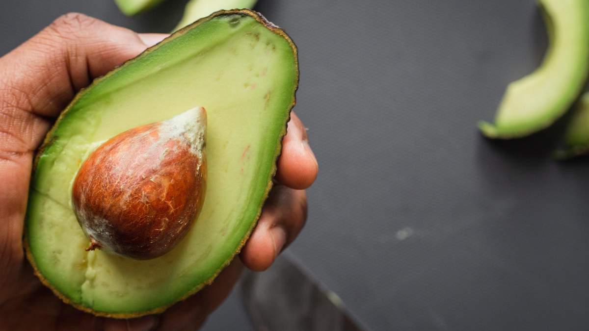Как хранить авокадо дома, чтобы он был как можно дольше свежим