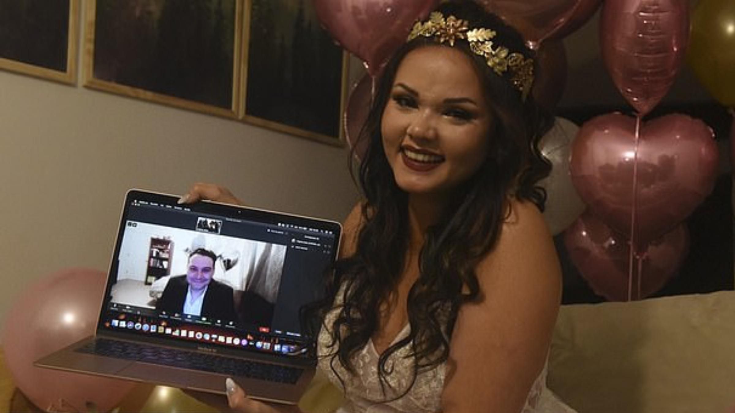 Первая онлайн-свадьбы из-за пандемии COVID-19: видео и фото