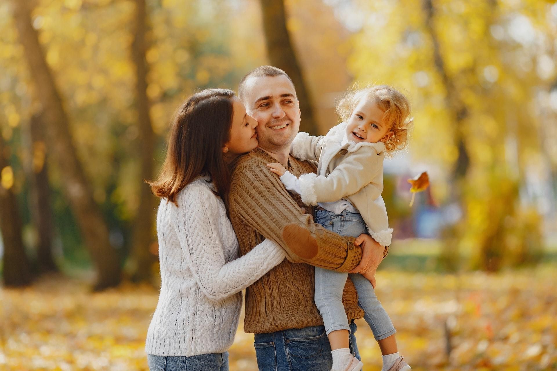 Семейная фотосессия осенью Семейная фотосессия осенью