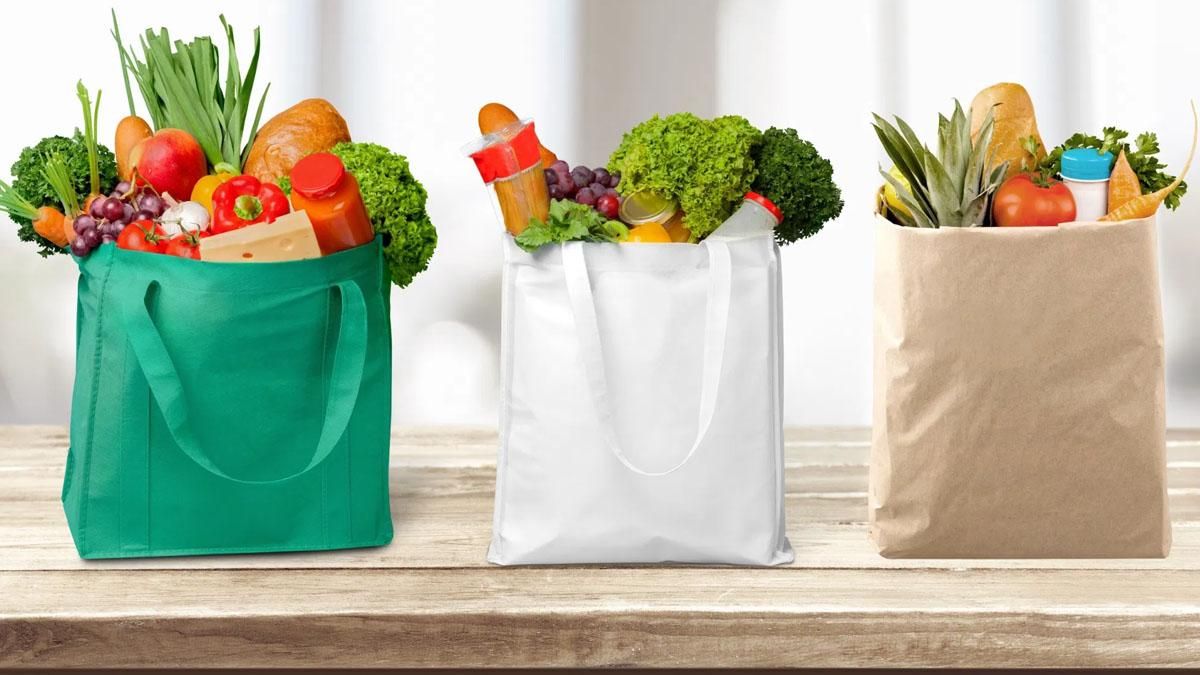 Лайфхак: як скласти пакет, щоб він займав мінімум місця – відео Лайфхак: як скласти пакет, щоб він займав мінімум місця – відео