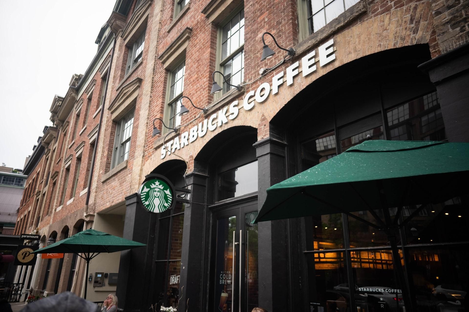 15 секретных фишек Starbucks, о которых не знают даже преданные кофеманы 15 секретных фишек Starbucks, о которых не знают даже преданные кофеманы