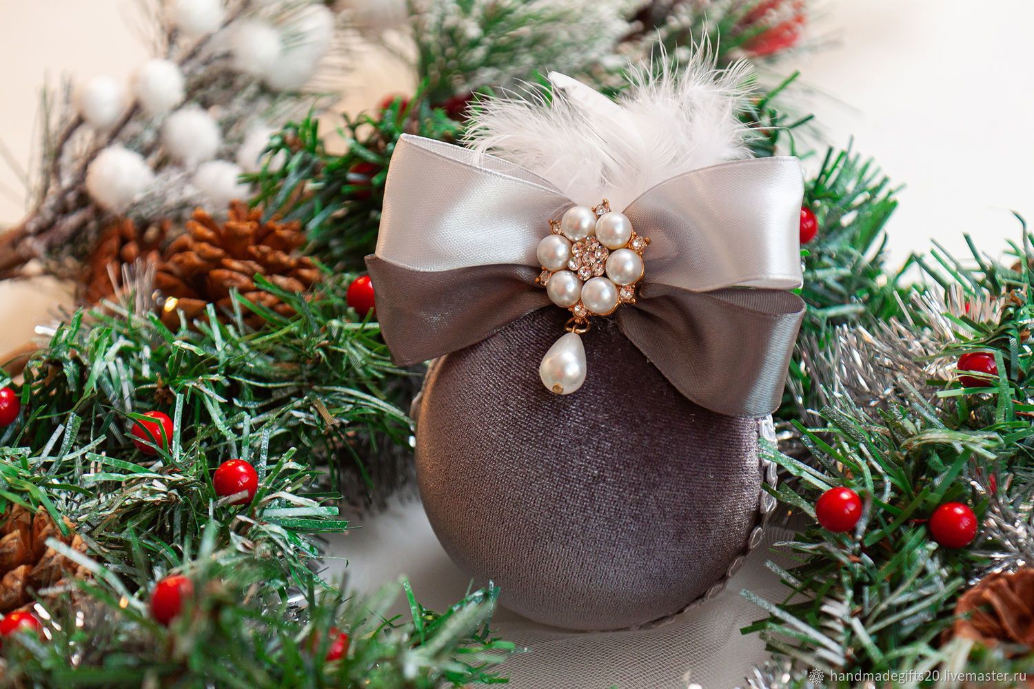 Вишукані кулі на ялинку Вишукані кулі на ялинку