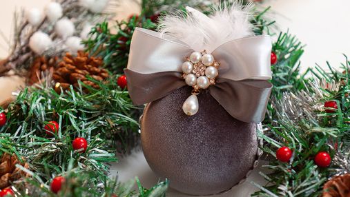 Как украсить елку: 10 идей изысканного декора новогодних шаров
