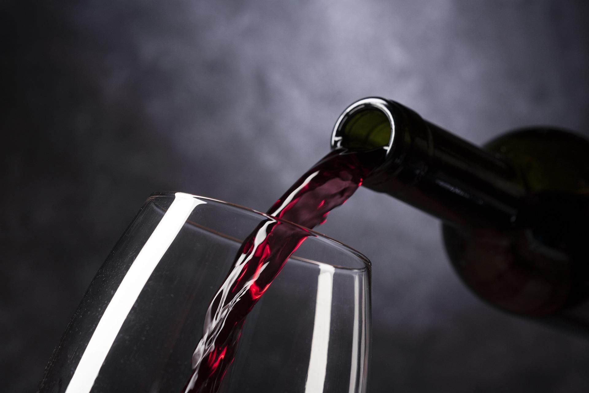  10 незамінних товарів для любителів вина