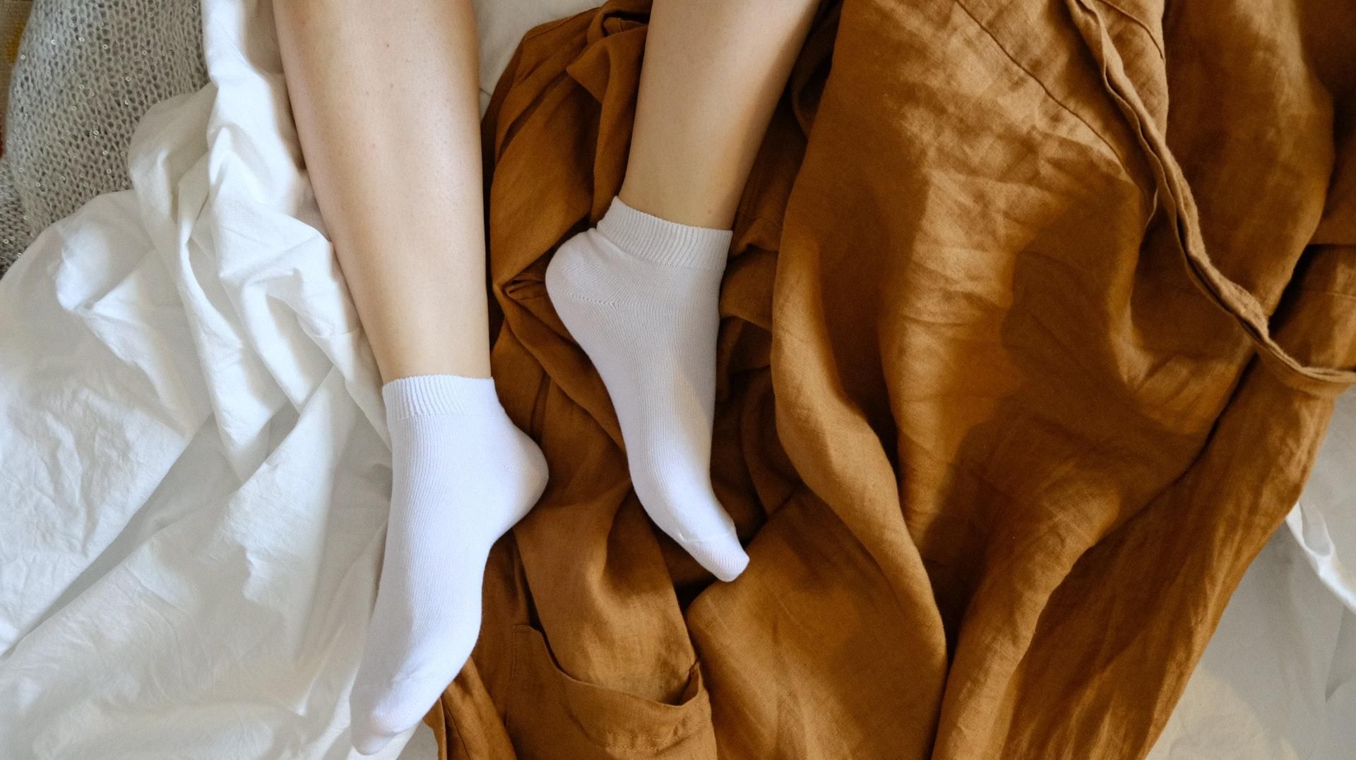 Как стирать белые носки, чтобы они не потеряли цвет: практические советы