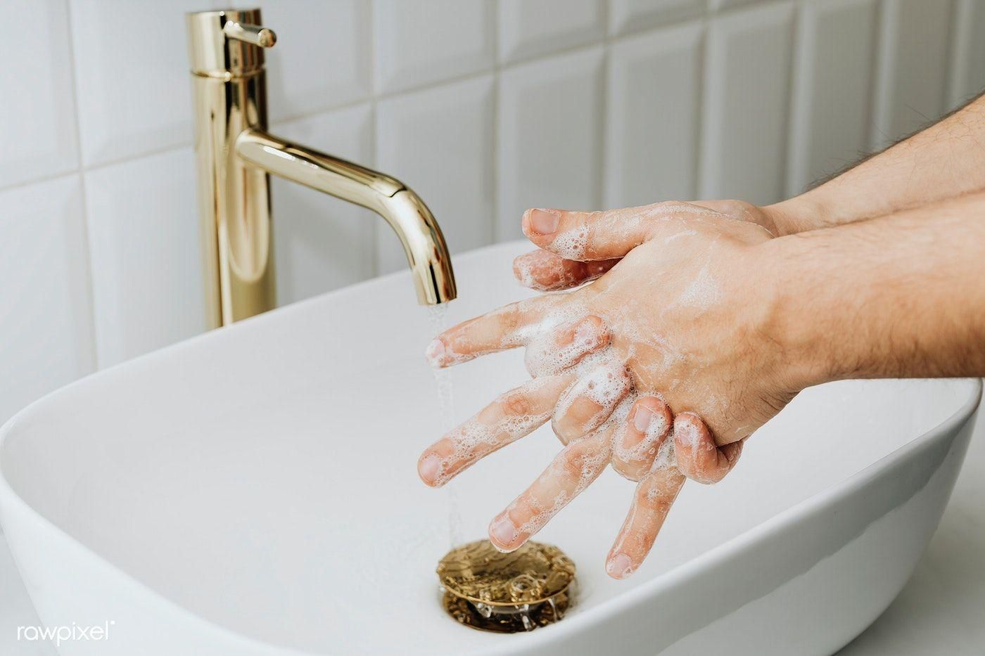 Прості способи відмити суперклей з рук