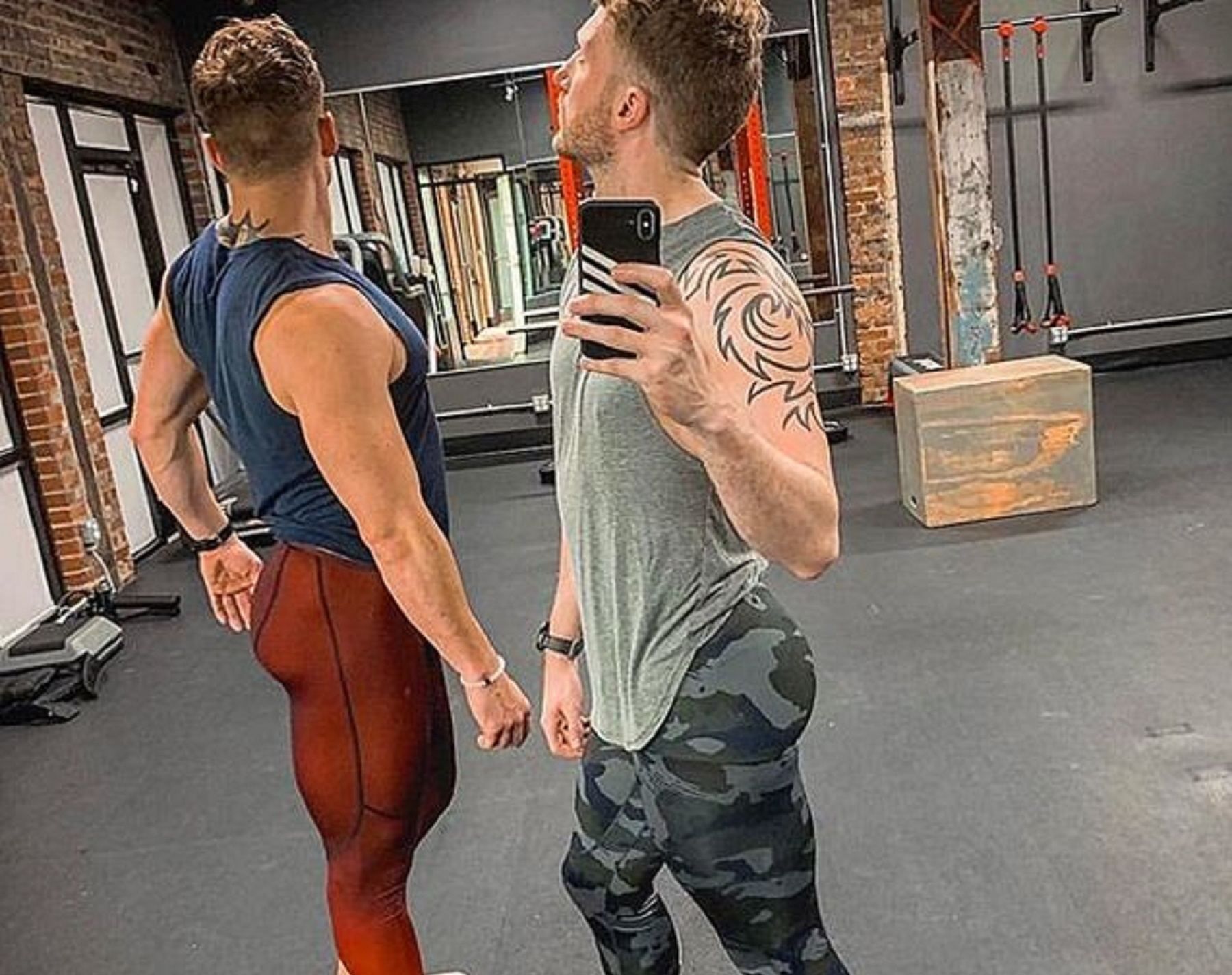 Если бы мужчины вели соцсети, как женщины: шуточные примеры Если бы мужчины вели соцсети, как женщины: шуточные примеры