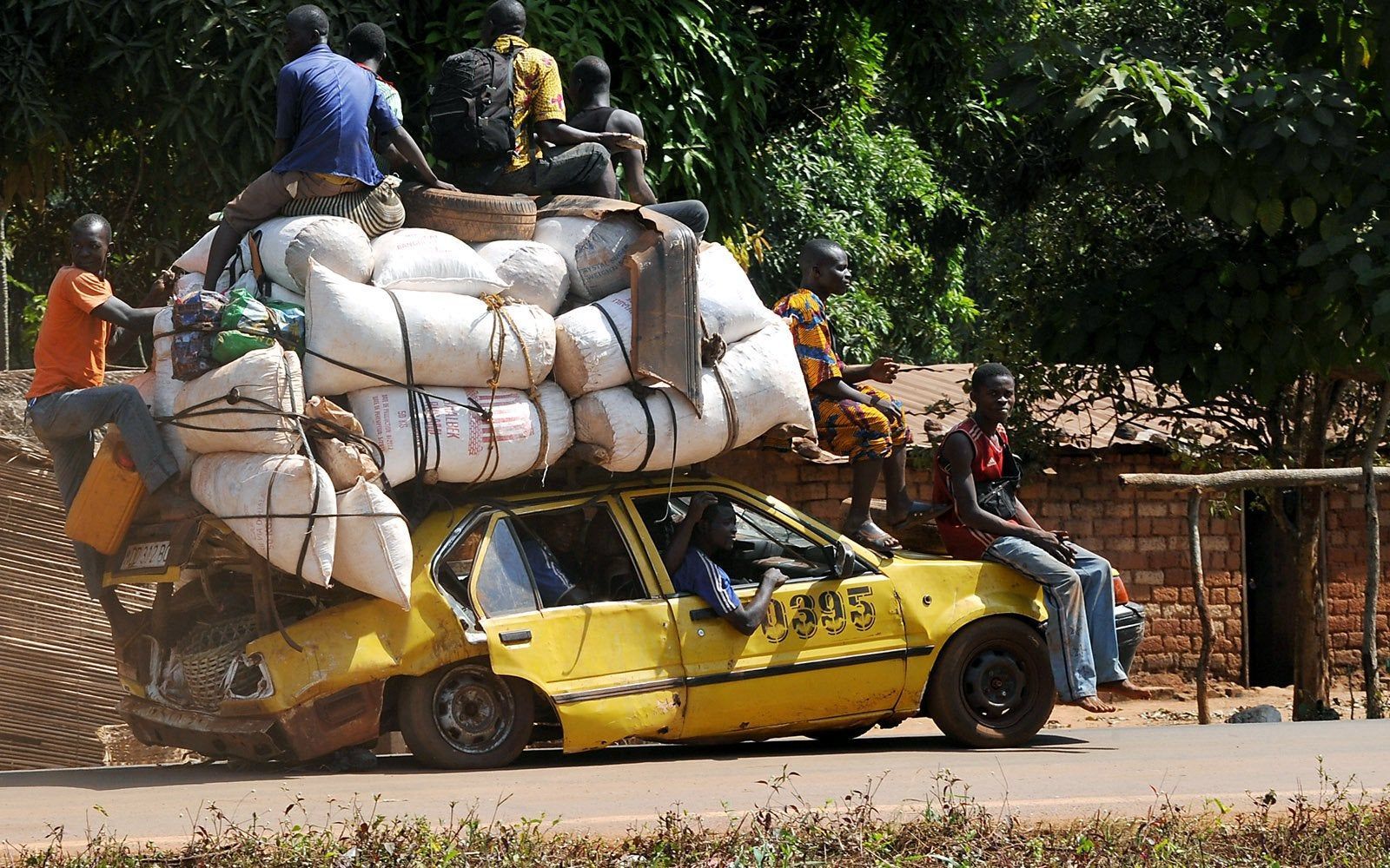 Речі, які не варто перевозити автомобілем Речі, які не варто перевозити автомобілем
