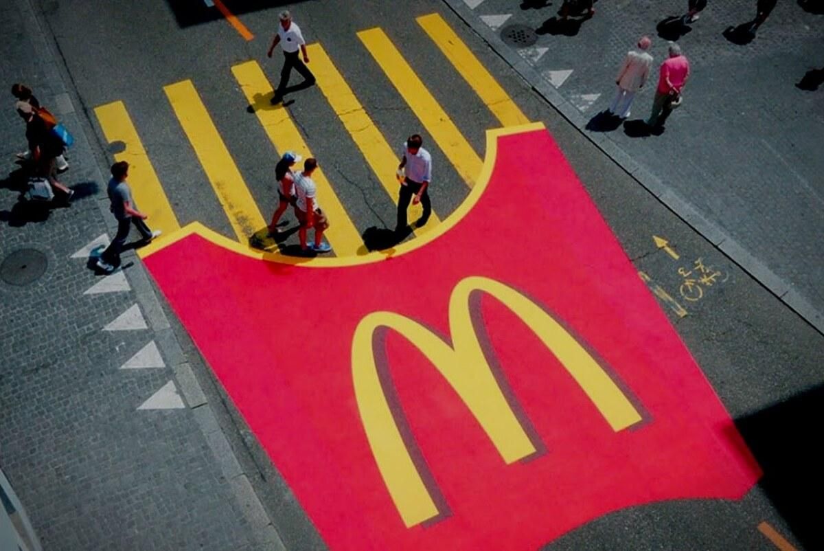 Реклама известных компаний в неожиданных местах Реклама известных компаний в неожиданных местах