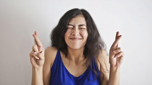 Обойдетесь и без языка: 8 жестов, которые вас очень выручат за рубежом