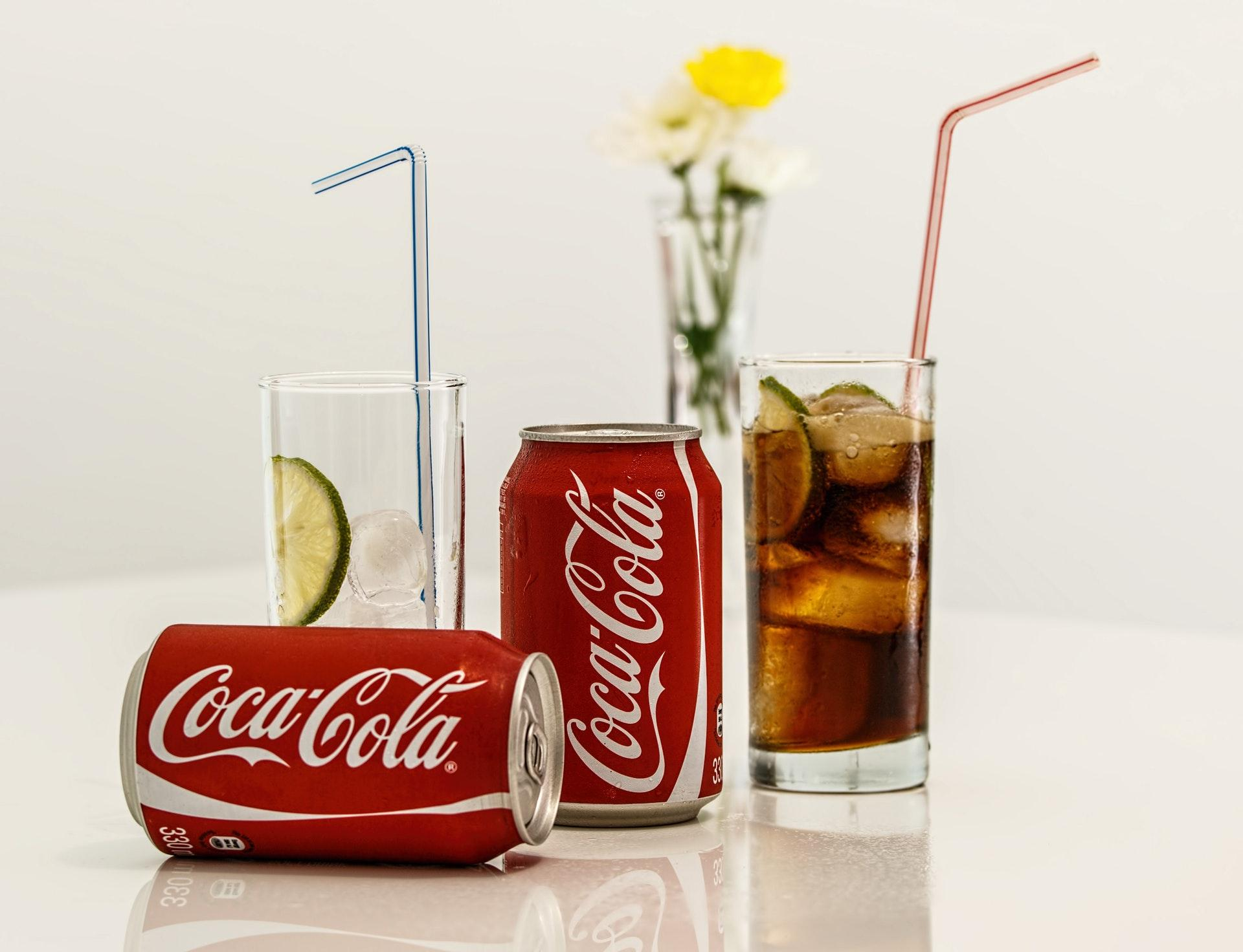 Ее не только пьют: 8 способов применения кока-колы в быту