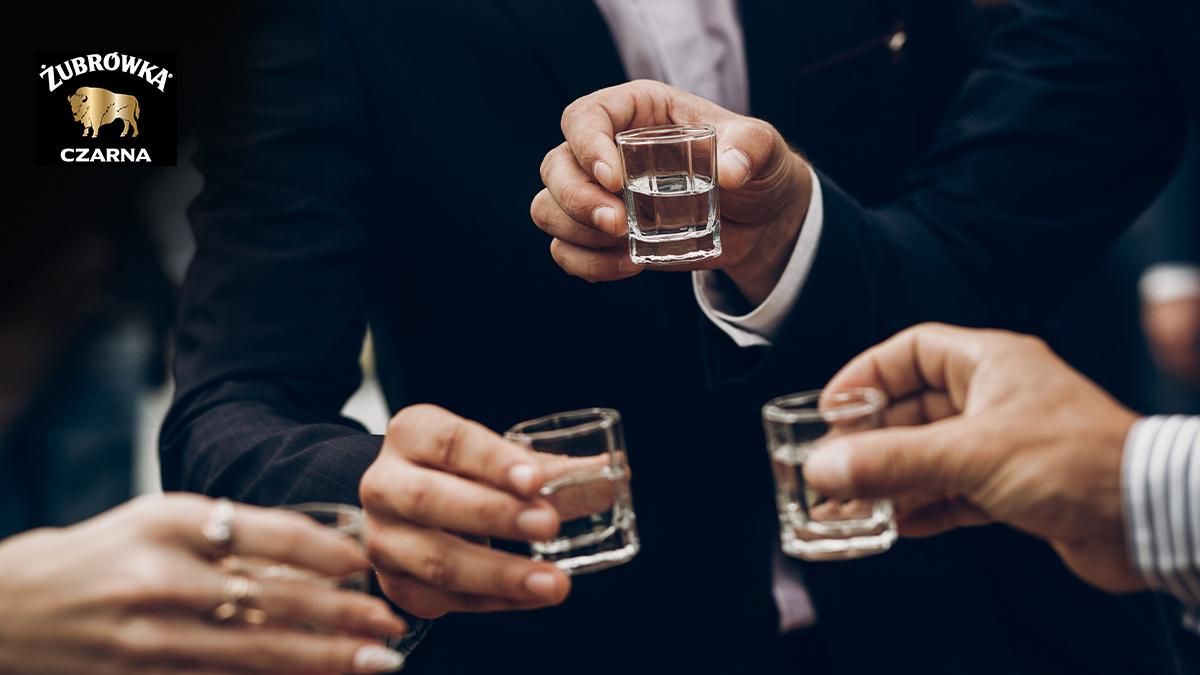 Нова преміальна Zubrowka Czarna з оригінальним дизайном Нова преміальна Zubrowka Czarna з оригінальним дизайном