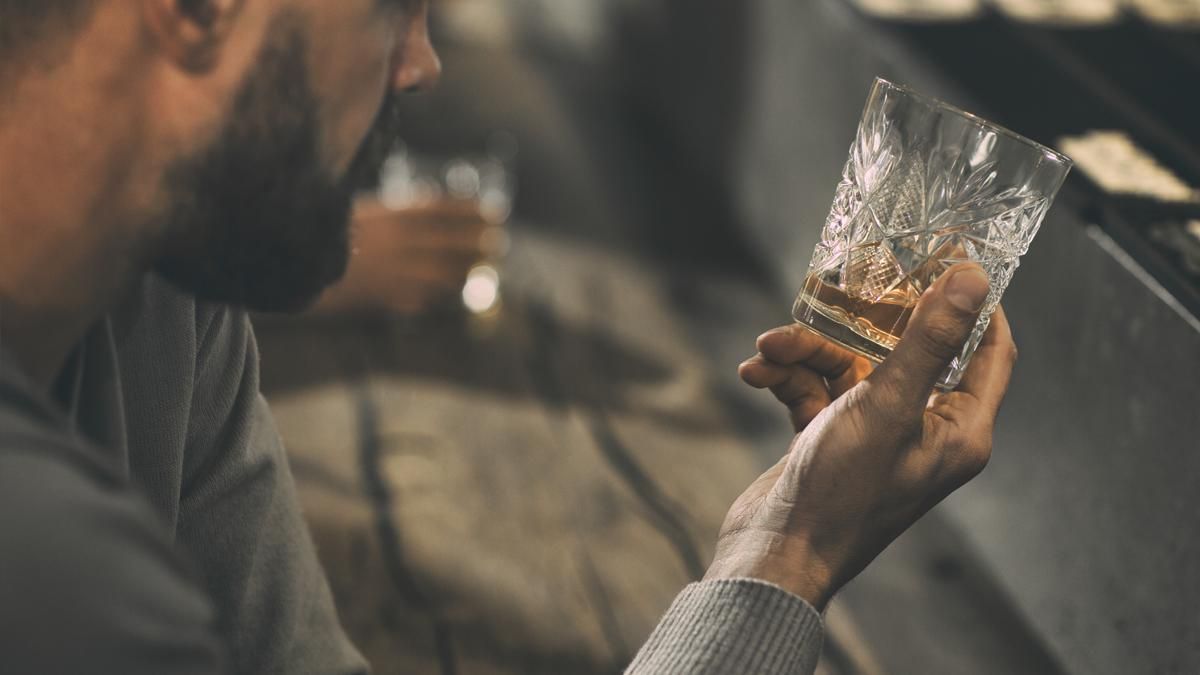 Оригинал против подделки: на что обращать внимание при покупке алкоголя Оригинал против подделки: на что обращать внимание при покупке алкоголя