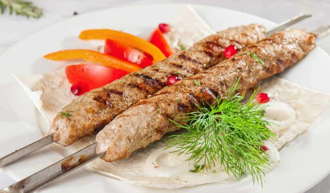 Восточная вкуснота на мангале: как правильно приготовить люля-кебаб - Идеи