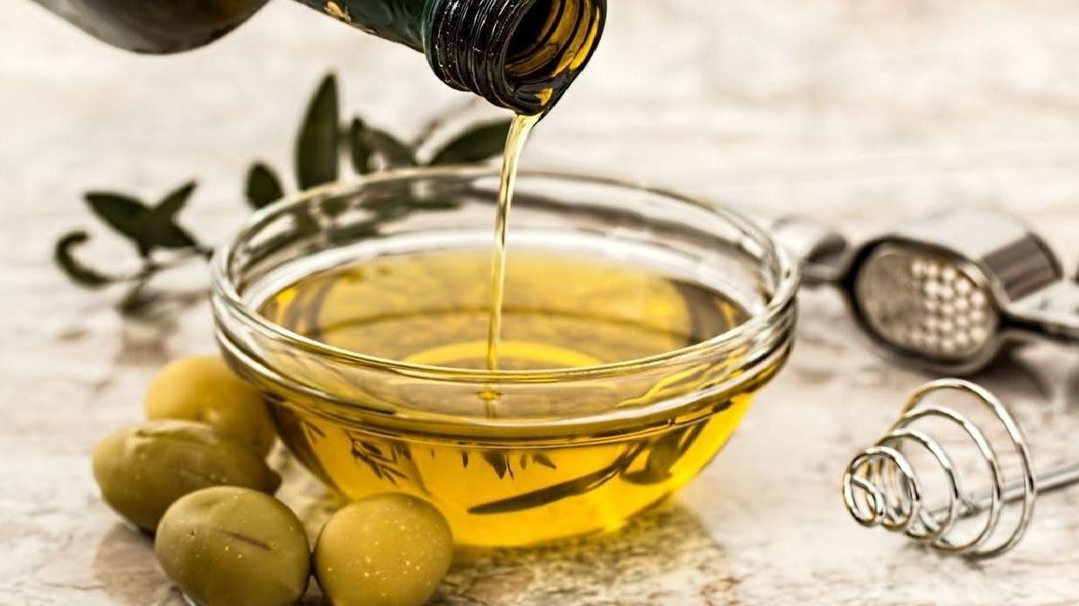 13 удивительных способов использования оливкового масла в быту