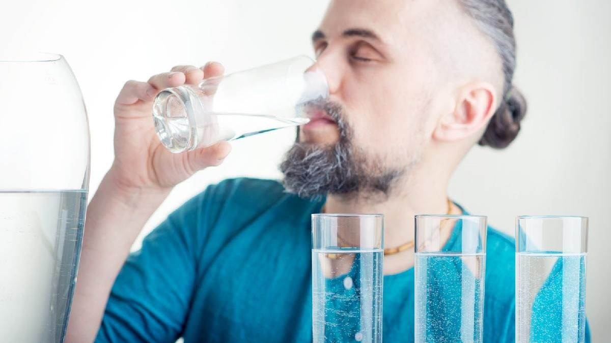 Якщо не хочеться пити воду: смачні способи вживати достатньо рідини