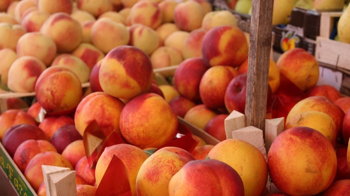 Как выбрать сладкие и сочные персики: полезные советы