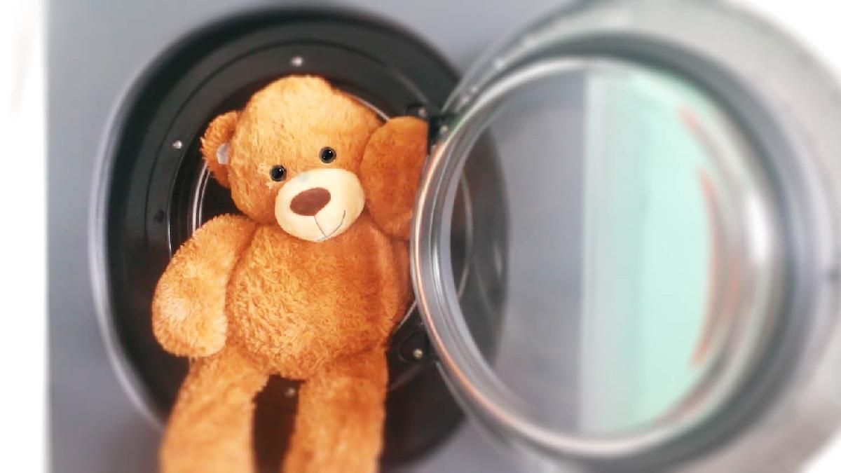 Берегите детей от бактерий: как правильно стирать мягкие игрушки