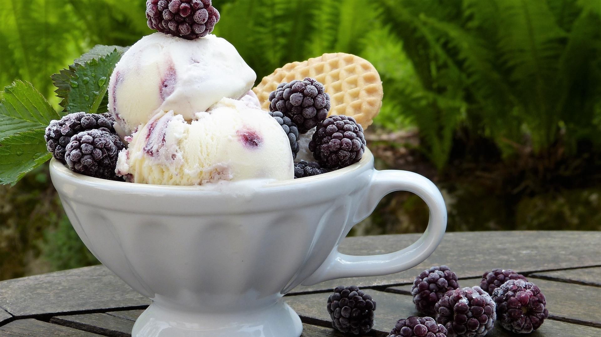 Покрокова інструкція, як приготувати найсмачніше морозиво в домашніх умовах - Ідеї