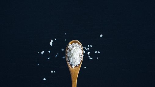 Нестача солі в організмі може бути небезпечною: чим шкідлива прісна дієта