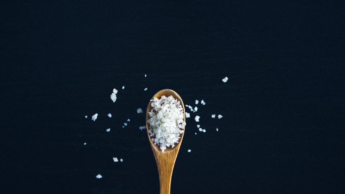 Нестача солі в організмі може бути небезпечною: чим шкідлива прісна дієта - Ідеї