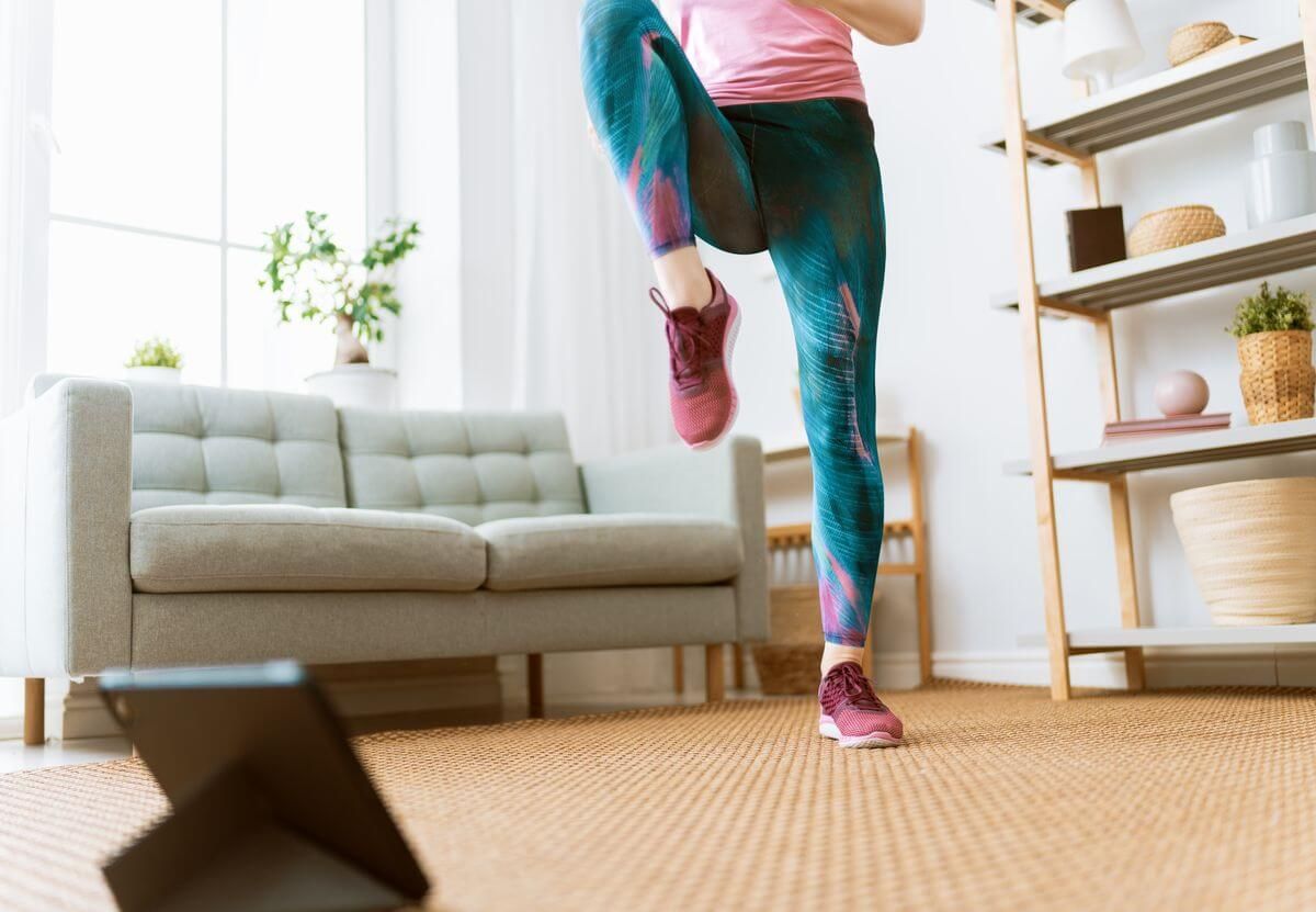 Домашній комплекс вправ для спалювання жиру без додаткового інвентаря: відео тренування - Ідеї Домашній комплекс вправ для спалювання жиру без додаткового інвентаря: відео тренування - Ідеї