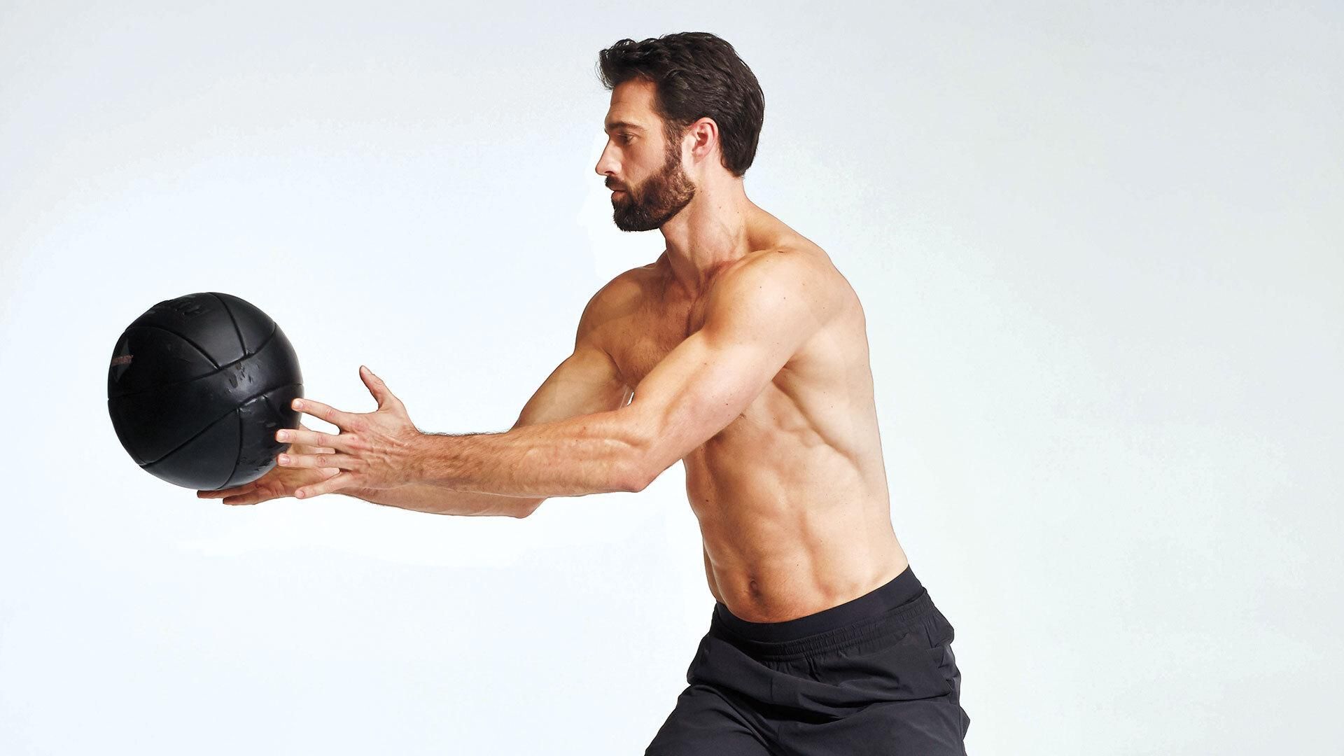 Круговая тренировка с медбол: комплекс упражнений для похудения Круговая тренировка с медбол: комплекс упражнений для похудения