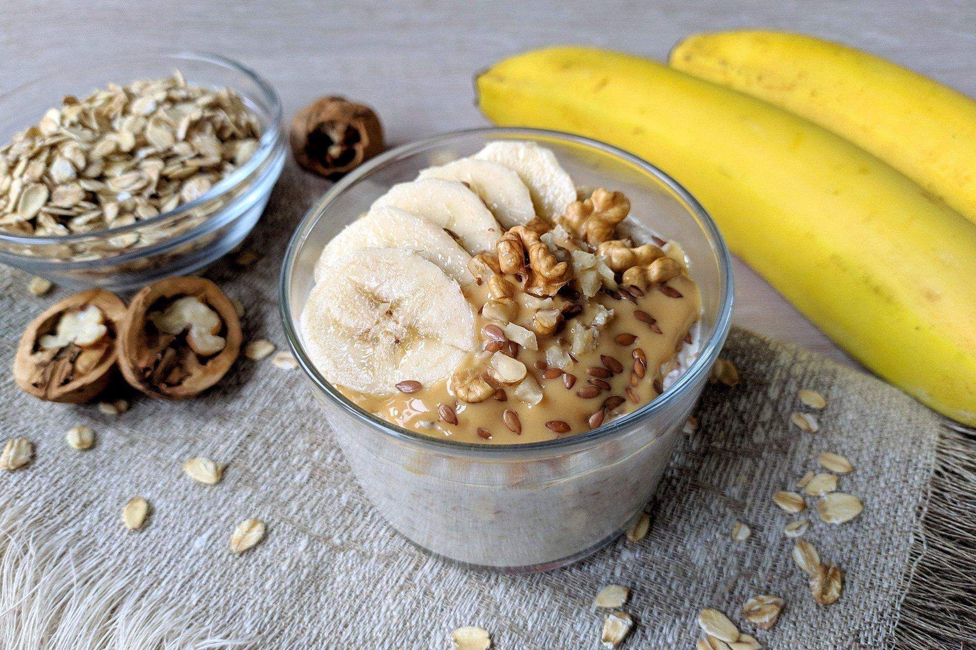 Рецепт запеченої вівсянки з бананами та арахісовою пастою