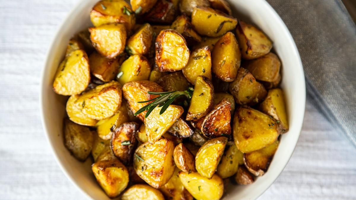 Увесь секрет в оцті: рецепт, який відкриє для вас новий смак запеченої картоплі - Ідеї