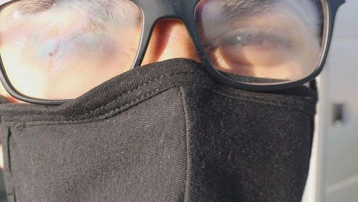 Як позбутися запотівання окулярів, коли носите маску: 4 прості способи
