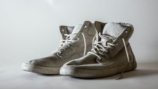 Средства, которые есть у каждого дома: полезные лайфхаки, как отчистить белую обувь зимой