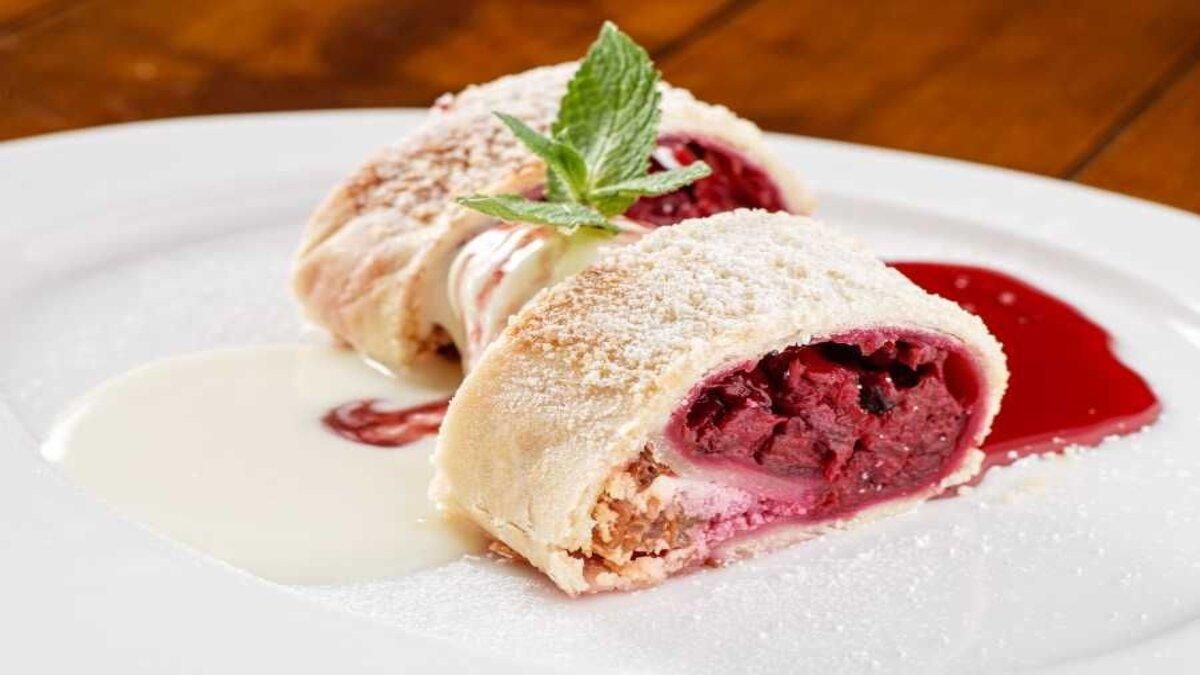 Для поціновувачів солоденького: рецепт ідеального вишневого штруделя від шеф-кухаря - Ідеї Для поціновувачів солоденького: рецепт ідеального вишневого штруделя від шеф-кухаря - Ідеї