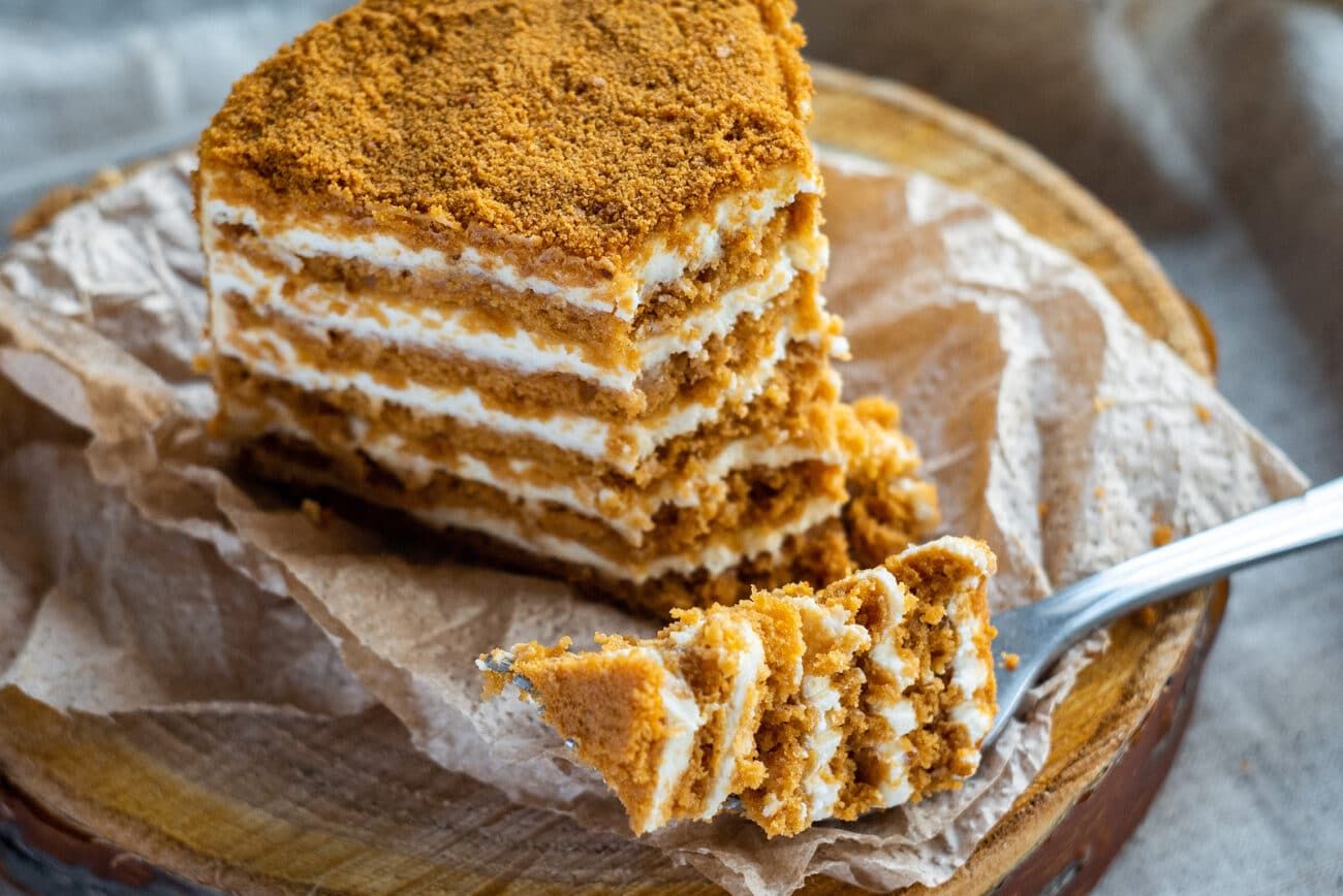 Як спекти кориснішу версію традиційного медовика: рецепт десерту з дитинства - Ідеї Як спекти кориснішу версію традиційного медовика: рецепт десерту з дитинства - Ідеї