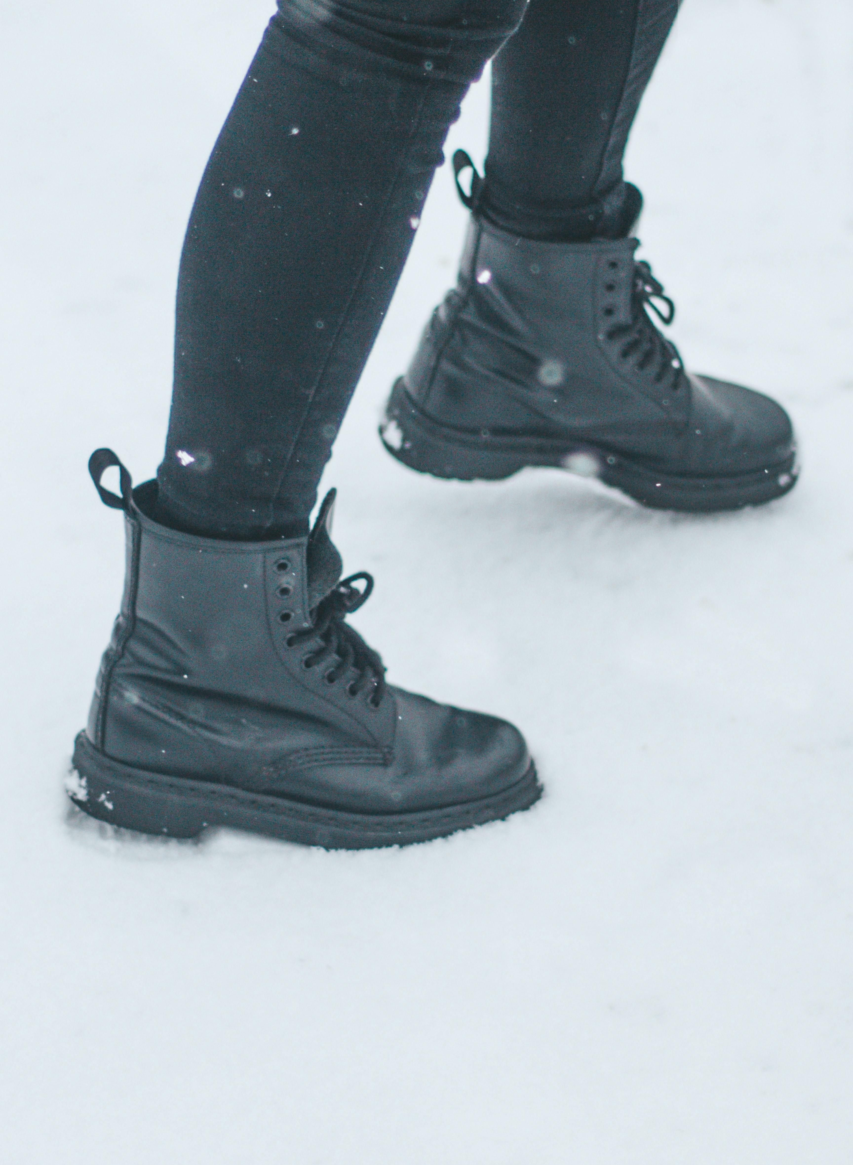 Как правильно ухаживать за обувью зимой: проверенные лайфхаки для сапог из любого материала - Идеи