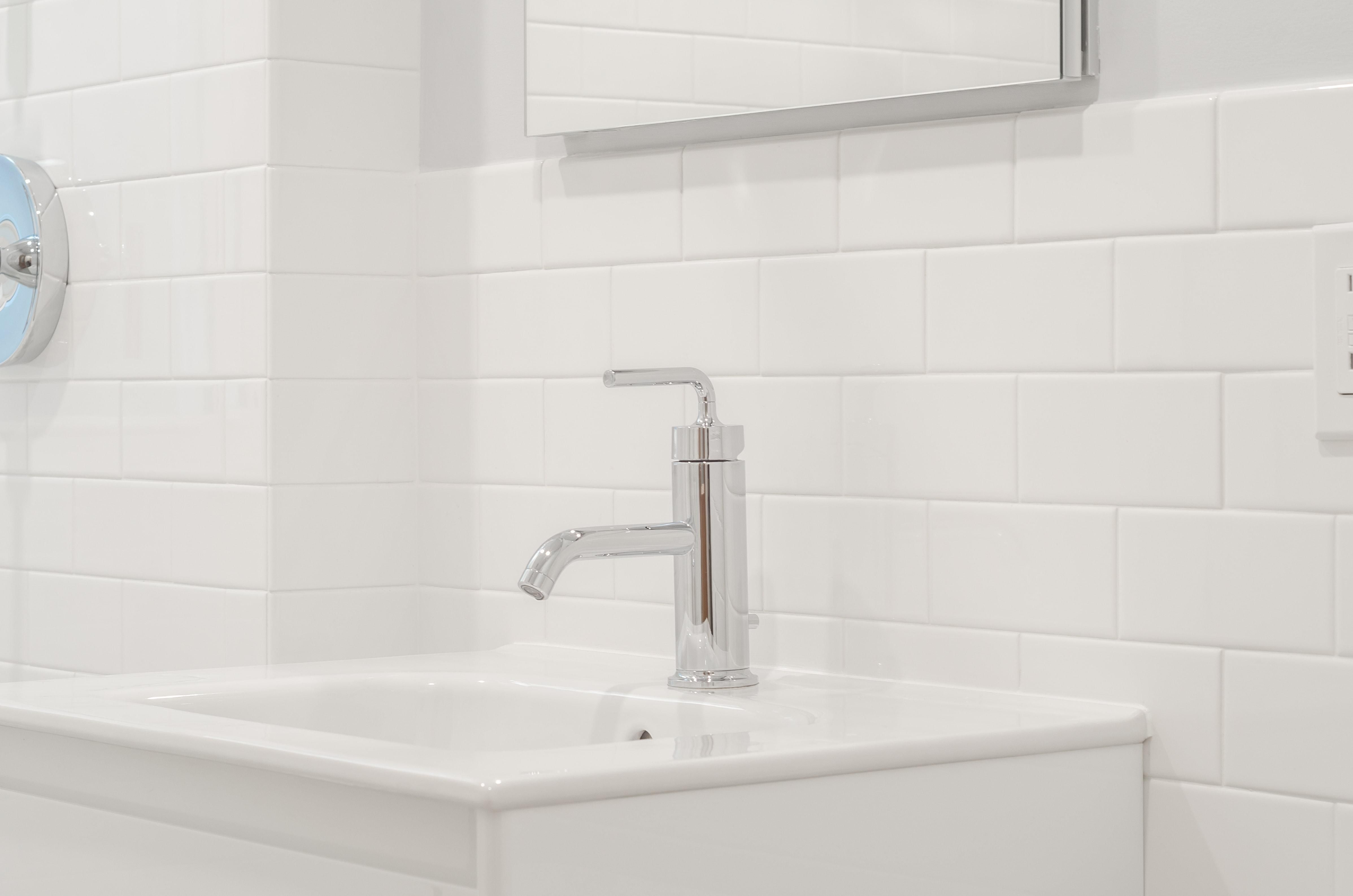 Без сантехніка та зайвих витрат: як самостійно очистити раковину у ванній кімнаті - Ідеї Без сантехніка та зайвих витрат: як самостійно очистити раковину у ванній кімнаті - Ідеї