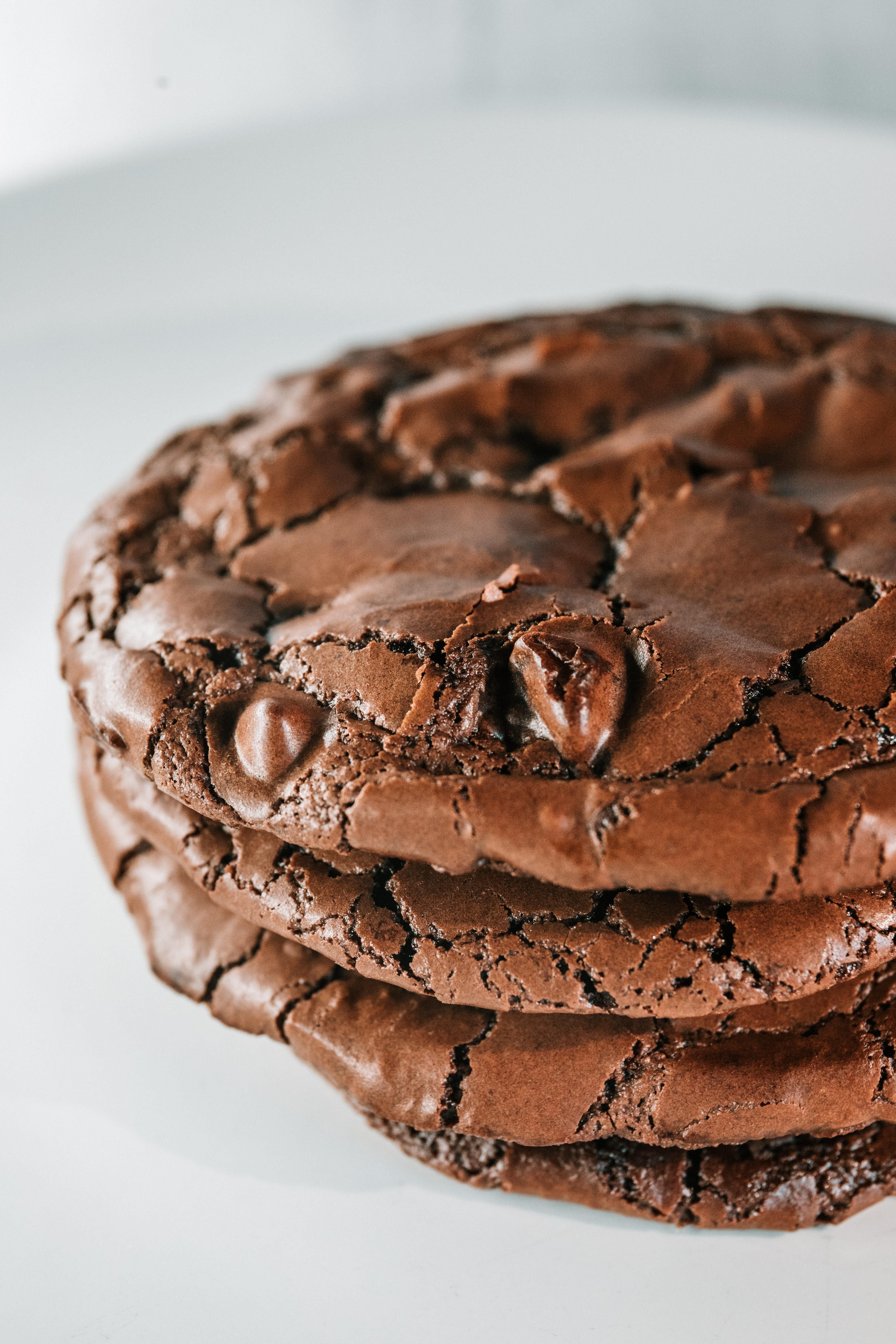 Взрывное шоколадное печенье из 6 ингредиентов: легкий рецепт на новогодний стол - Идеи