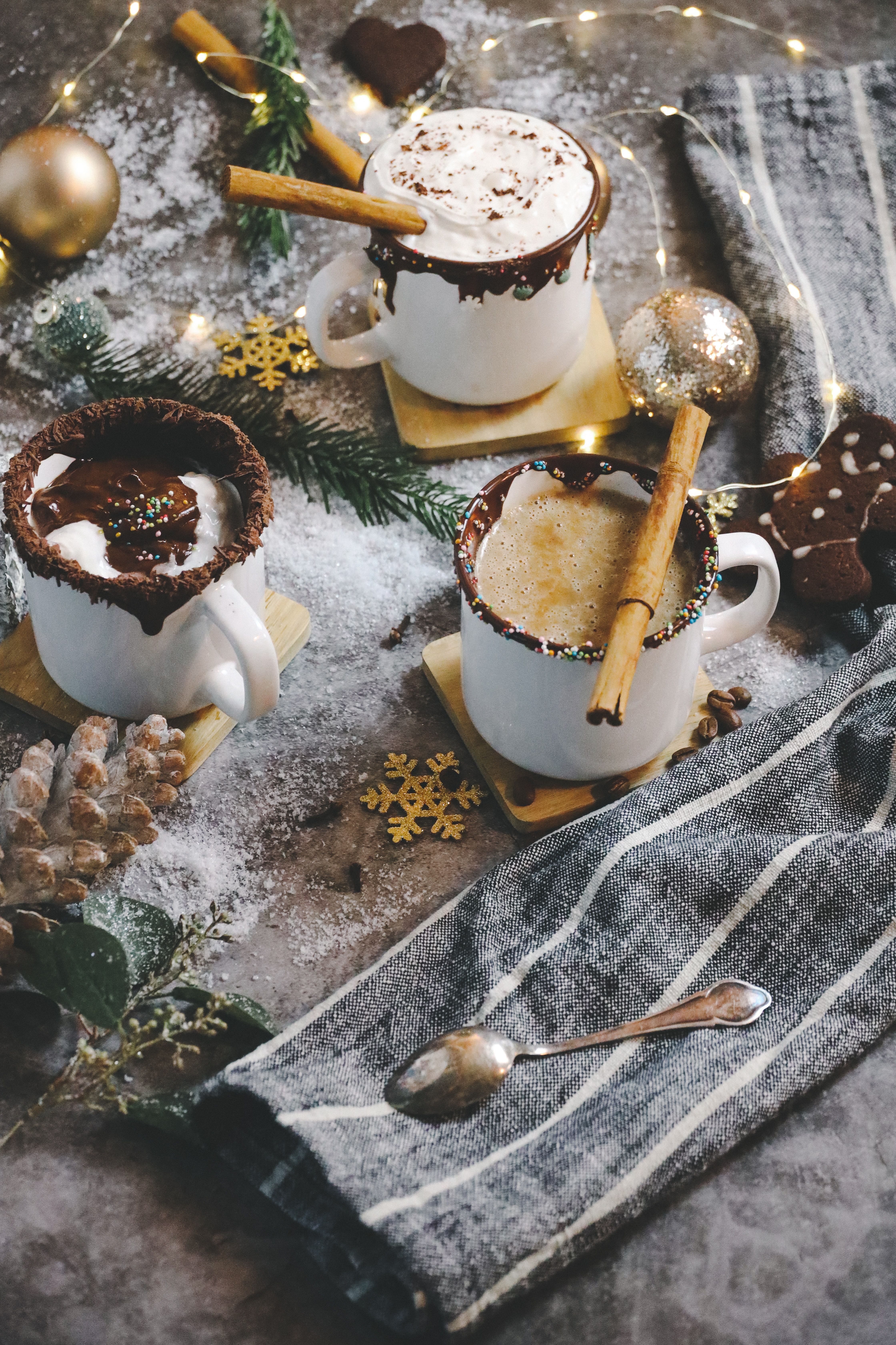 Приготовьте на праздники: рецепт классического и белого горячего шоколада - Идеи