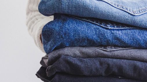 Как сложить одежду, чтобы сэкономить место в шкафу: метод экспертки