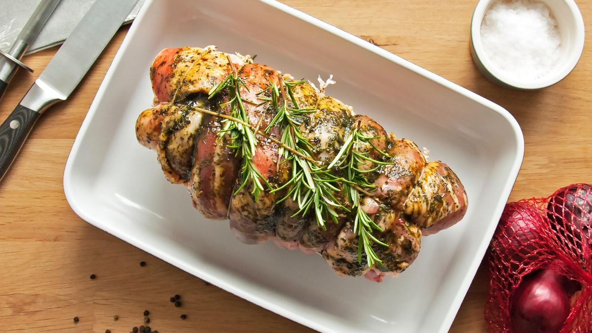 Как приготовить ростбиф: рецепт мясного блюда для праздничного стола