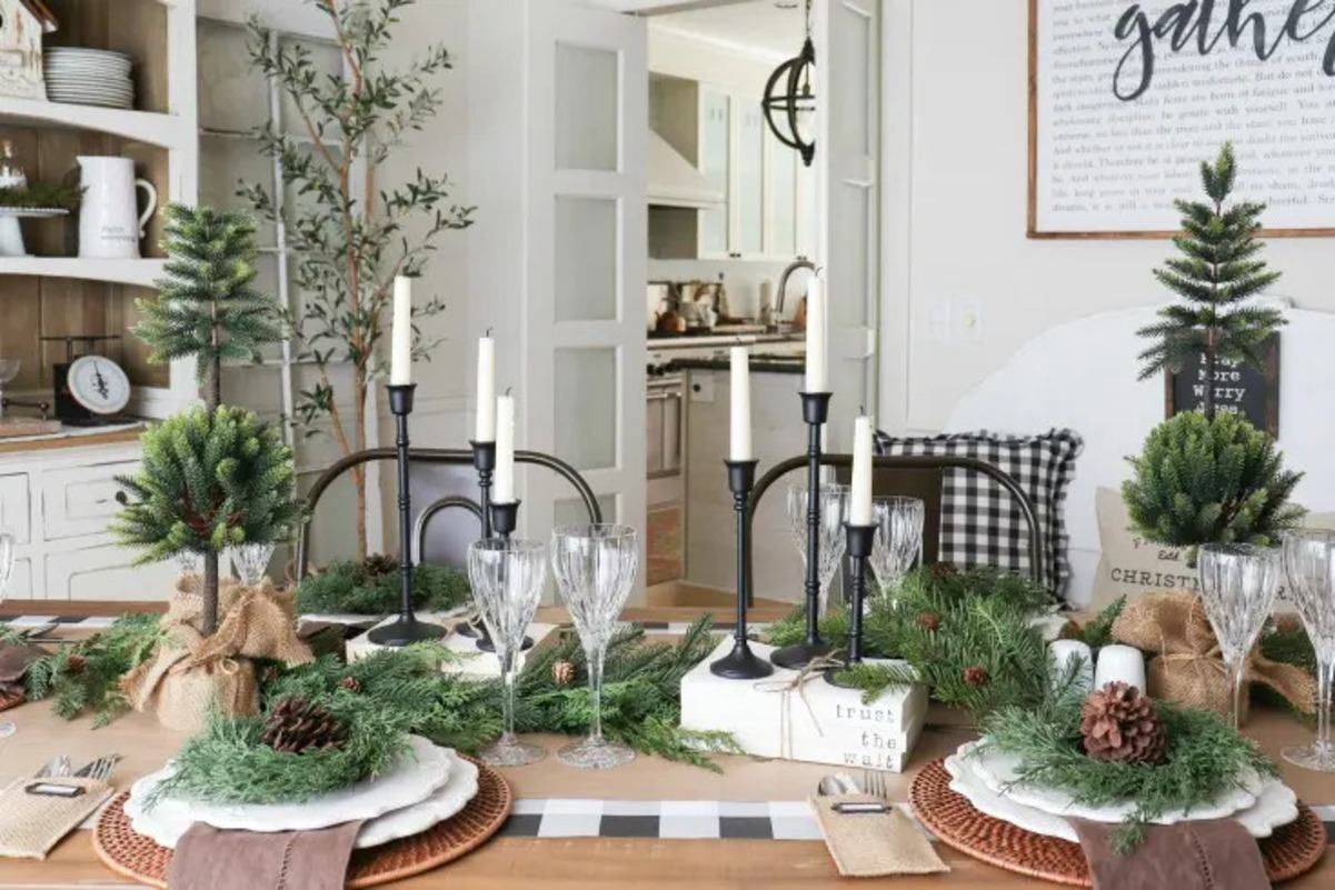 Вишуканий стіл на свята: як правильно сервірувати із свічниками та хвойними гілками - Ідеї Вишуканий стіл на свята: як правильно сервірувати із свічниками та хвойними гілками - Ідеї