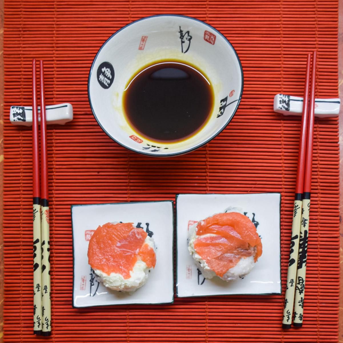 Как сделать ленивые суши в формочках для выпечки: домашний рецепт - Идеи Как сделать ленивые суши в формочках для выпечки: домашний рецепт - Идеи