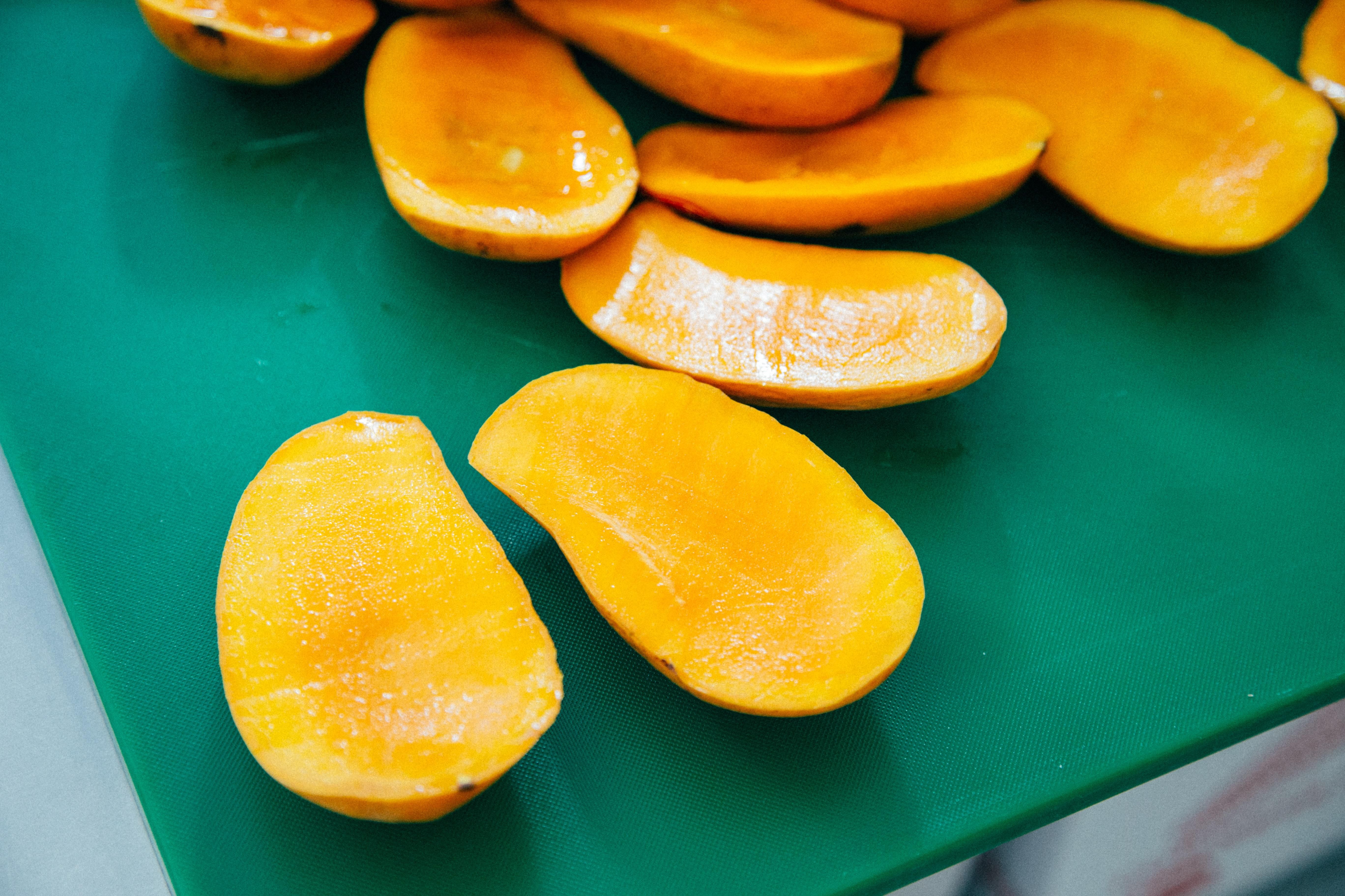 Как легко почистить манго двумя способами - Идеи