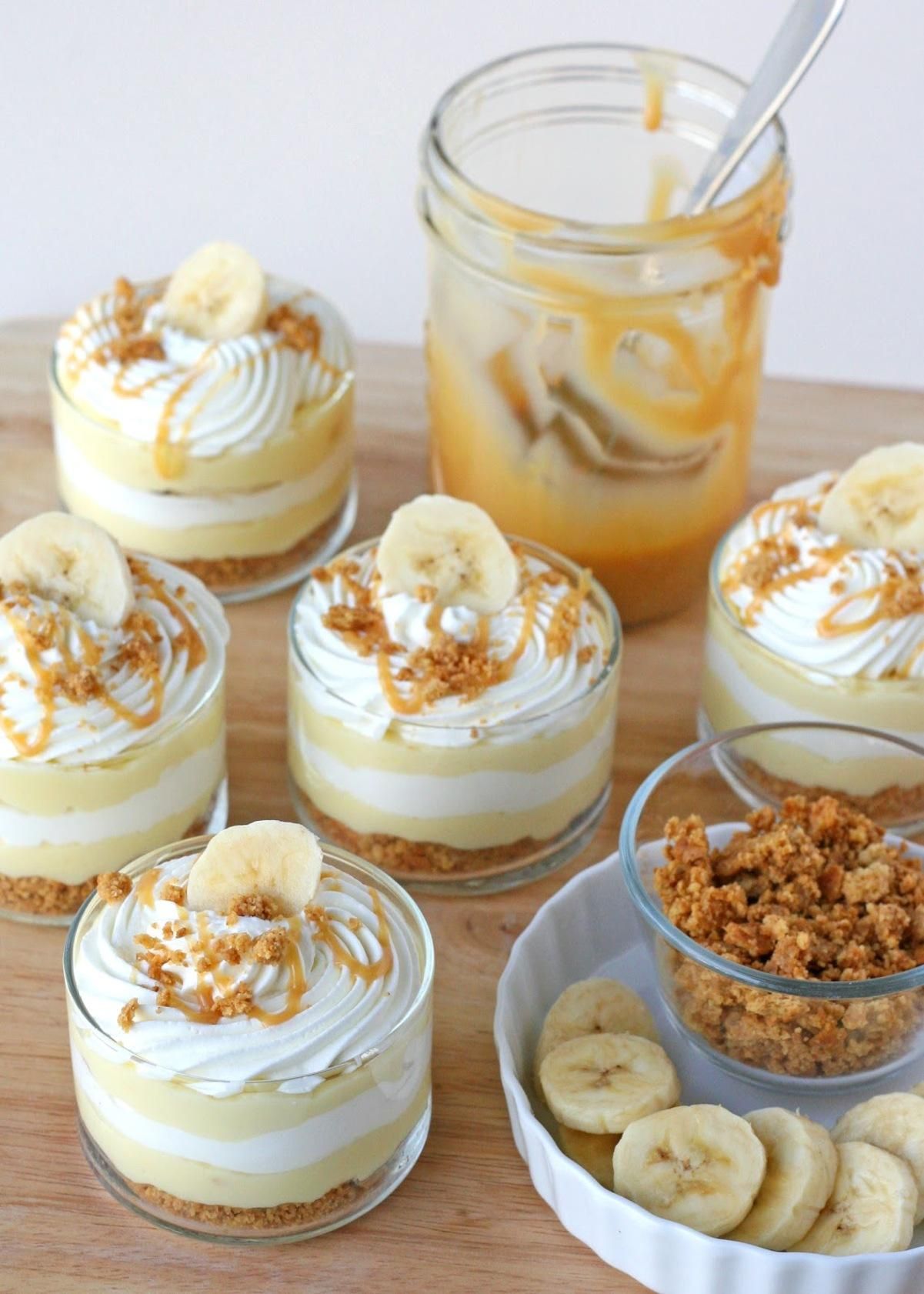 Бананово-карамельний десерт у склянках: здивуйте своїх рідних на вихідні - Ідеї