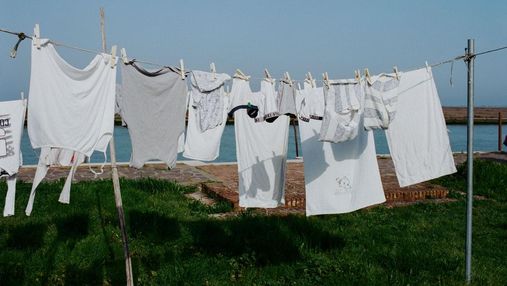 Как высушить постиранную одежду всего за два часа: простая хитрость от шотландки