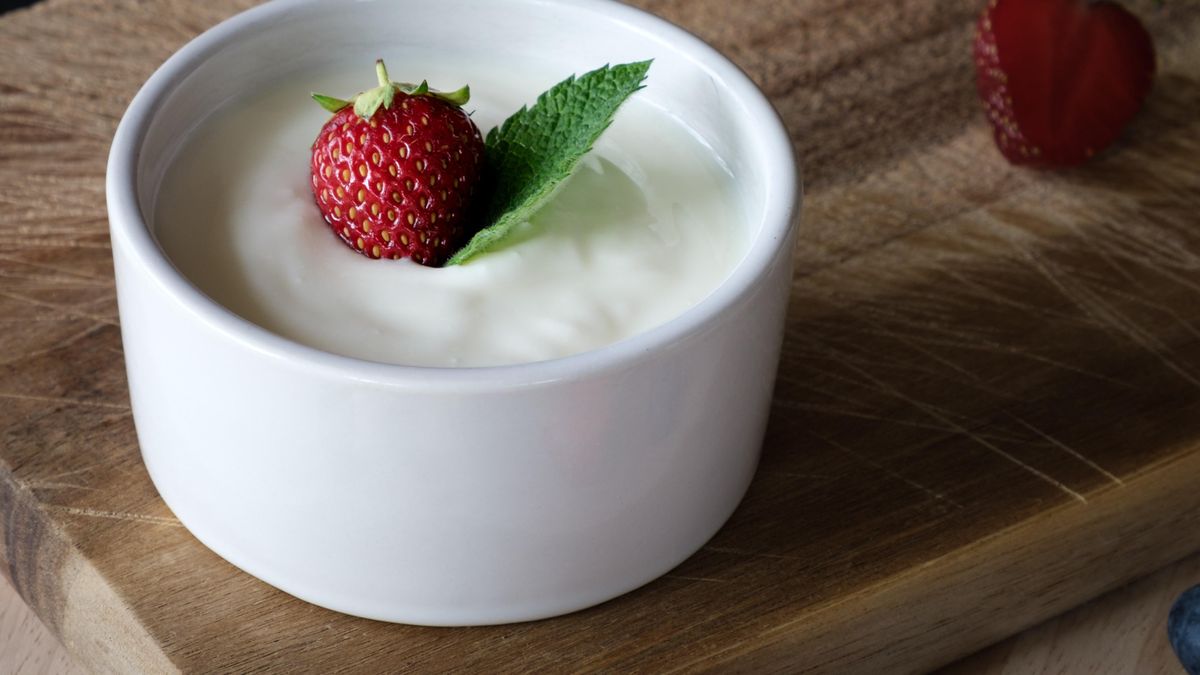 Як приготувати корисний та дуже смачний домашній йогурт - Ідеї