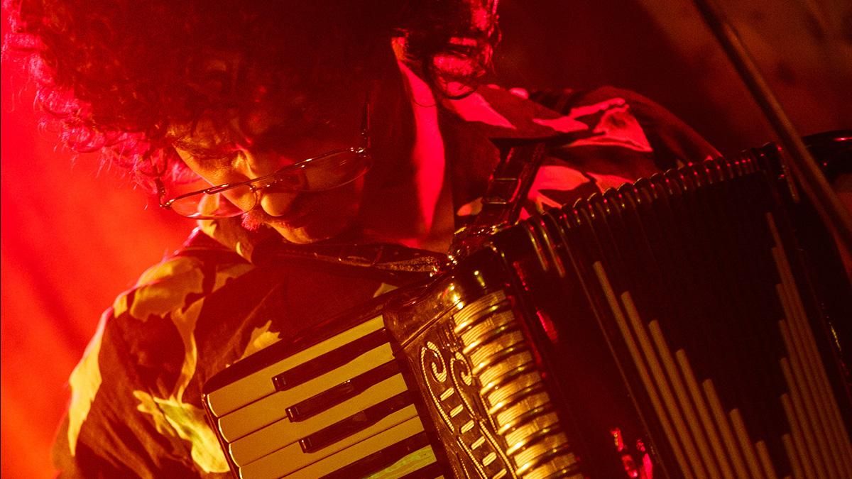 Перше офіційне фото Деніела Редкліффа в образі Ела Янковика Перше офіційне фото Деніела Редкліффа в образі Ела Янковика