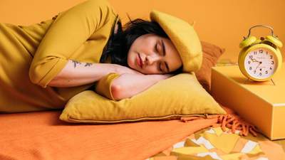Ці 8 кроків допоможуть вам спати на годину довше